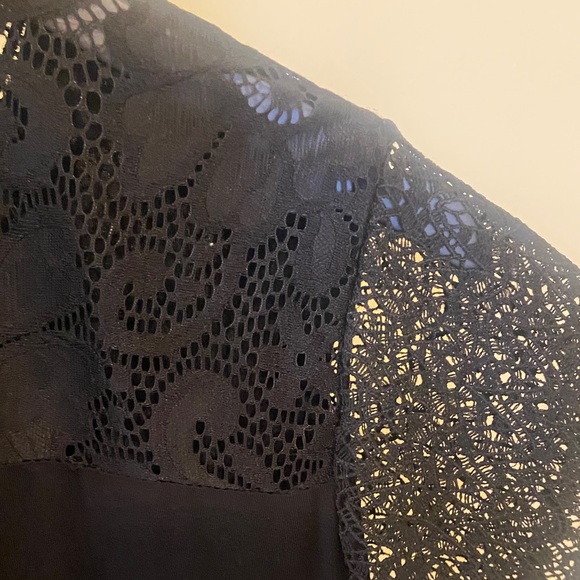 Cable & Gauge Black Lace Sleeve Blouse - Picture 6 of 7